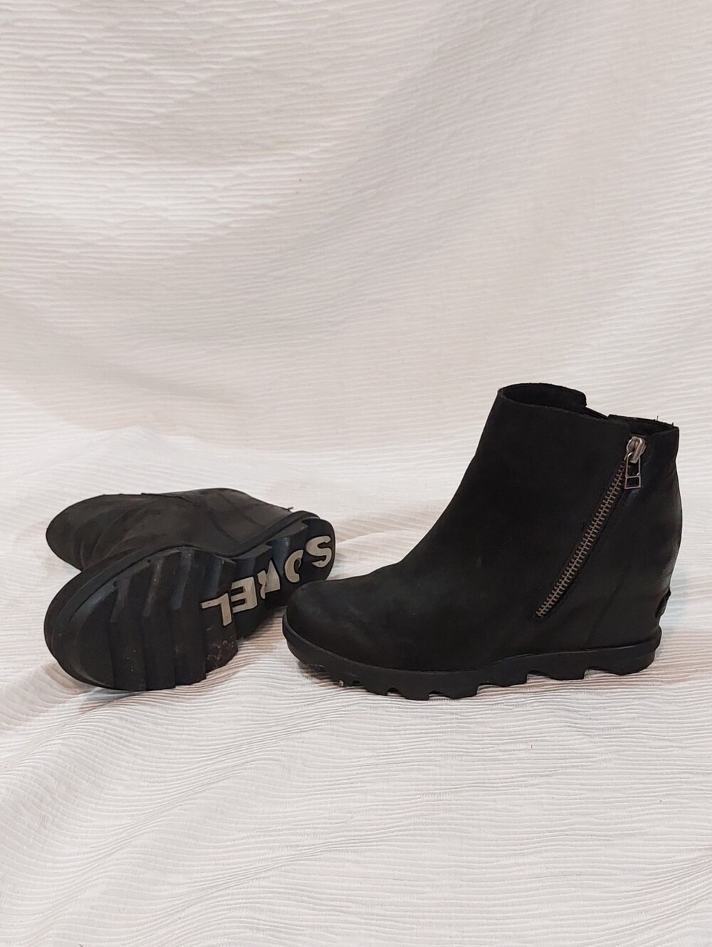 Sorel Women's Black Wedge Ankle Boots with Side Zip Dize 7.5